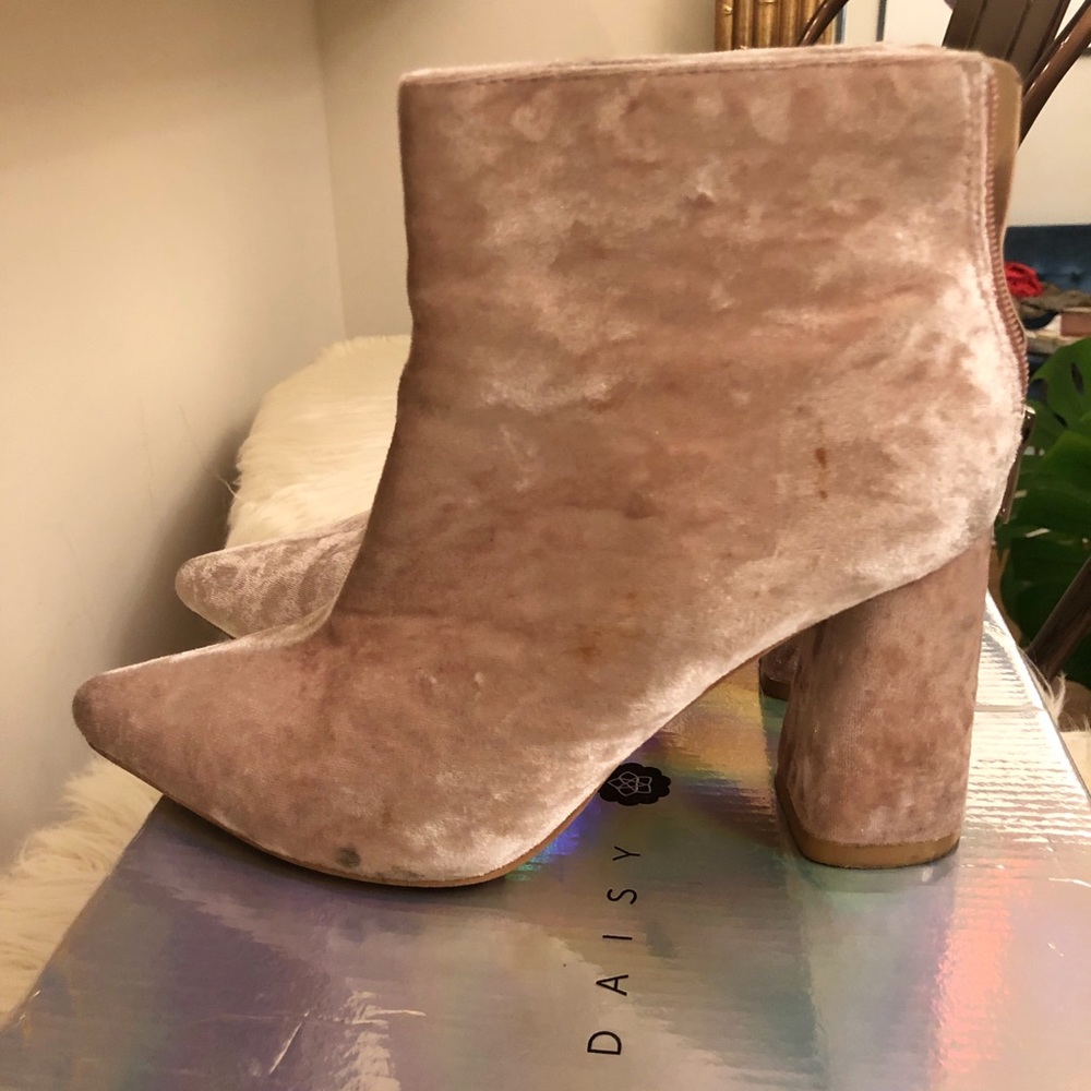 Daisy Street Pink Crushed Velvet Booties